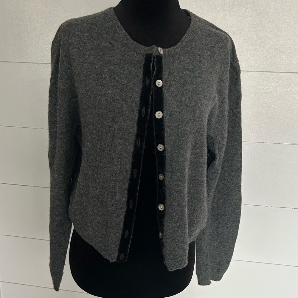 VTG Maurices Charcoal Gray Crewneck Abalone Button-Front Velvet Trim Cardigan - Picture 1 of 8